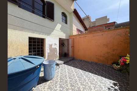 Casa à venda com 162m², 4 quartos e 3 vagas Casa à venda com 162m², 4 quartos e 3 vagasQuintal