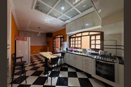 Casa à venda com 162m², 4 quartos e 3 vagas Casa à venda com 162m², 4 quartos e 3 vagasCozinha