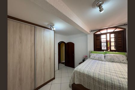 Casa à venda com 162m², 4 quartos e 3 vagas Casa à venda com 162m², 4 quartos e 3 vagasQuarto 3