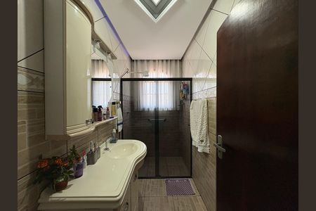 Casa à venda com 162m², 4 quartos e 3 vagas Casa à venda com 162m², 4 quartos e 3 vagasBanheiro da Suíte