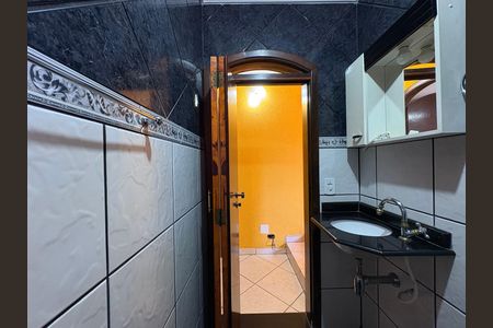 Casa à venda com 162m², 4 quartos e 3 vagas Casa à venda com 162m², 4 quartos e 3 vagasBanheiro