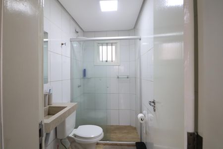 Casa à venda com 67m², 2 quartos e 2 vagasBanheiro
