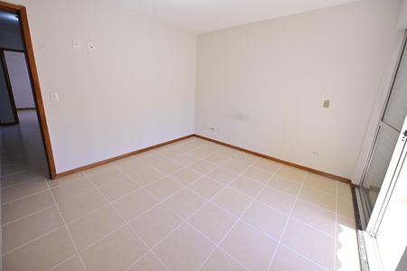 Casa de condomínio para alugar com 183m², 4 quartos e 2 vagasSuíte