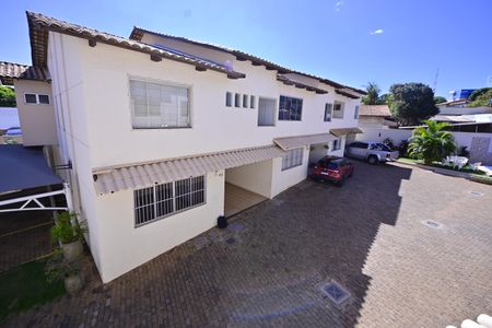 Casa de condomínio para alugar com 183m², 4 quartos e 2 vagasVista da Varanda da Suíte
