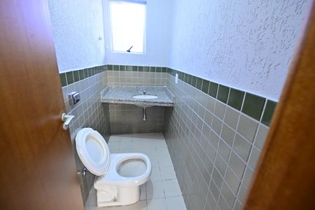 Casa de condomínio para alugar com 183m², 4 quartos e 2 vagasLavabo da Sala