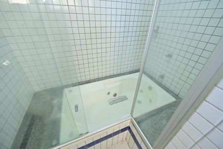 Casa de condomínio para alugar com 183m², 4 quartos e 2 vagasBanheiro da Suíte