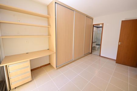 Casa de condomínio para alugar com 183m², 4 quartos e 2 vagasSuíte  2