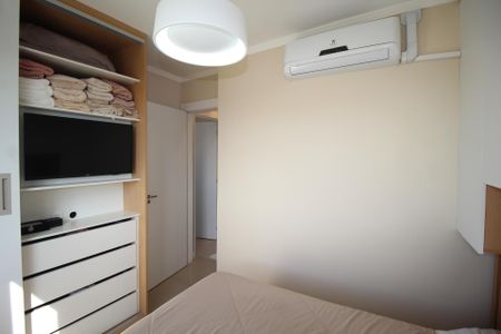 Quarto 1 de apartamento para alugar com 2 quartos, 40m² em Sarandi, Porto Alegre
