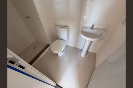 Apartamento à venda com 45m², 2 quartos e 1 vaga Apartamento à venda com 45m², 2 quartos e 1 vagaBanheiro