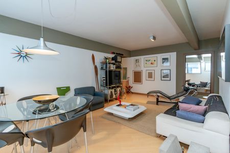 Apartamento à venda com 97m², 2 quartos e 1 vaga Apartamento à venda com 97m², 2 quartos e 1 vagaSala