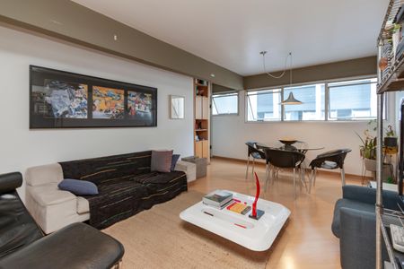 Apartamento à venda com 97m², 2 quartos e 1 vaga Apartamento à venda com 97m², 2 quartos e 1 vagaSala