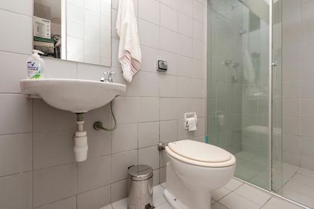 Apartamento à venda com 97m², 2 quartos e 1 vaga Apartamento à venda com 97m², 2 quartos e 1 vagaBanheiro de Serviço