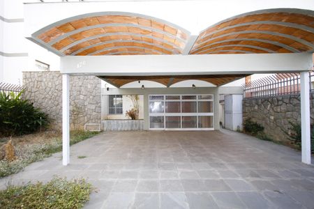 Casa à venda com 360m², 4 quartos e 4 vagasEntrada