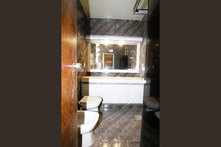 Casa à venda com 360m², 4 quartos e 4 vagasBanheiro da Suíte