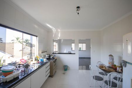 Casa à venda com 450m², 6 quartos e 6 vagasCozinha