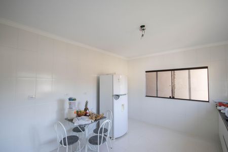 Casa à venda com 450m², 6 quartos e 6 vagasCozinha
