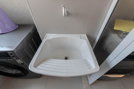 Apartamento à venda com 64m², 2 quartos e 1 vagaÁrea de Serviço