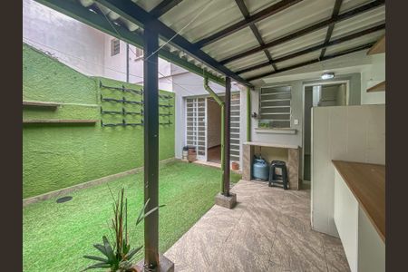 Casa à venda com 105m², 3 quartos e 2 vagas Casa à venda com 105m², 3 quartos e 2 vagasÁrea de Serviço