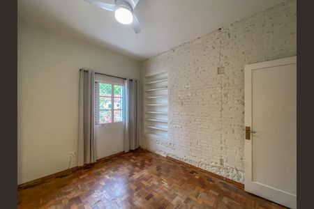 Casa à venda com 105m², 3 quartos e 2 vagas Casa à venda com 105m², 3 quartos e 2 vagasQuarto