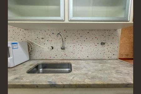 Casa à venda com 105m², 3 quartos e 2 vagas Casa à venda com 105m², 3 quartos e 2 vagasCozinha