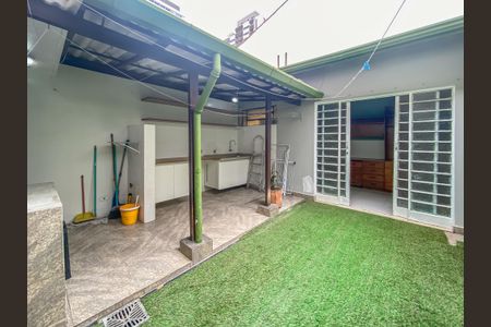 Casa à venda com 105m², 3 quartos e 2 vagas Casa à venda com 105m², 3 quartos e 2 vagasQuintal