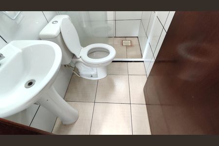 Banheiro de casa para alugar com 1 quarto, 33m² em Jardim Lideranca, São Paulo