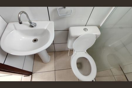 Banheiro de casa para alugar com 1 quarto, 33m² em Jardim Lideranca, São Paulo