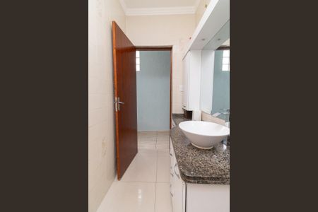 Casa à venda com 140m², 2 quartos e 2 vagasBanheiro Social