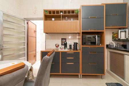 Casa à venda com 140m², 2 quartos e 2 vagasCozinha