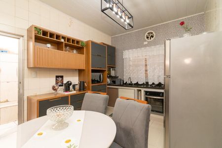 Casa à venda com 140m², 2 quartos e 2 vagasCozinha