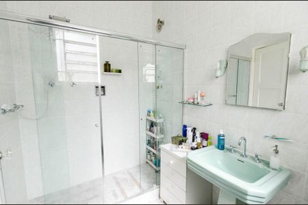 Casa à venda com 220m², 3 quartos e 1 vagaBanheiro