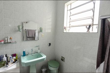 Casa à venda com 220m², 3 quartos e 1 vagaBanheiro