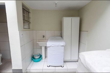 Casa à venda com 220m², 3 quartos e 1 vagaÁrea de Serviço