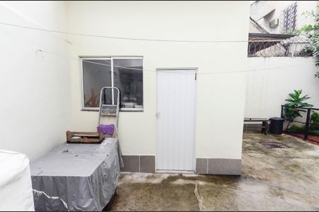 Casa à venda com 220m², 3 quartos e 1 vagaÁrea de Serviço