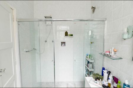 Casa à venda com 220m², 3 quartos e 1 vagaBanheiro