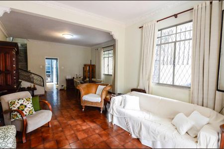 Casa à venda com 220m², 3 quartos e 1 vagaSala