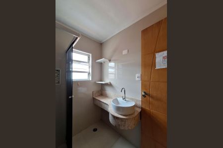 Casa à venda com 70m², 2 quartos e 1 vaga Casa à venda com 70m², 2 quartos e 1 vagaBanheiro