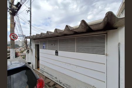 Casa à venda com 70m², 2 quartos e 1 vaga Casa à venda com 70m², 2 quartos e 1 vagaFachada