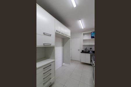 Apartamento para alugar com 131m², 3 quartos e 2 vagasCozinha