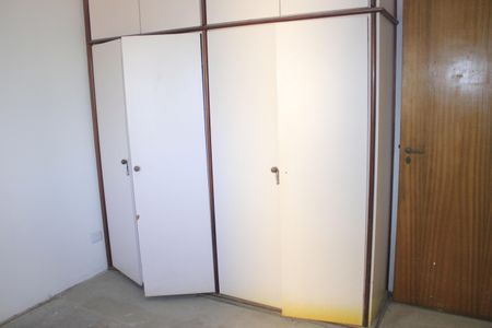 Apartamento à venda com 153m², 4 quartos e 2 vagasQuarto 2