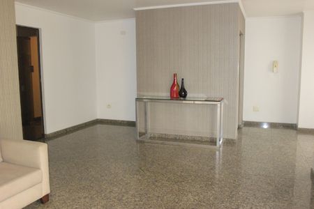 Apartamento à venda com 153m², 4 quartos e 2 vagasÁrea comum - Hall de entrada