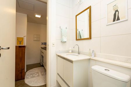 Banheiro de kitnet/studio para alugar com 1 quarto, 25m² em Consolação, São Paulo