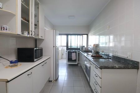 Apartamento para alugar com 259m², 4 quartos e 2 vagasCozinha