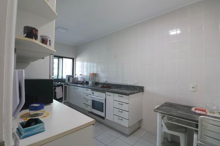 Apartamento para alugar com 259m², 4 quartos e 2 vagasCozinha