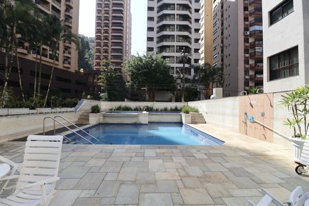 Apartamento para alugar com 259m², 4 quartos e 2 vagasÁrea comum - Piscina