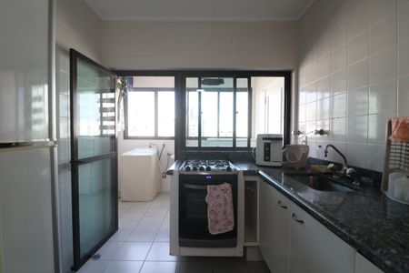 Apartamento para alugar com 259m², 4 quartos e 2 vagasCozinha