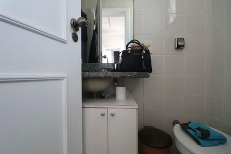 Apartamento para alugar com 259m², 4 quartos e 2 vagasBanheiro de serviço