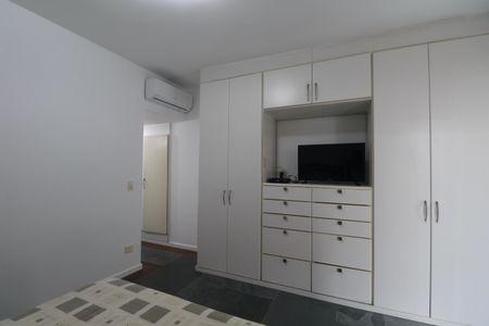Apartamento para alugar com 259m², 4 quartos e 2 vagasSuíte