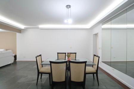 Apartamento para alugar com 259m², 4 quartos e 2 vagasSala