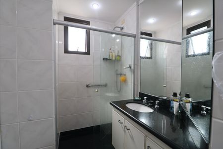 Apartamento para alugar com 259m², 4 quartos e 2 vagasBanheiro Suíte 2